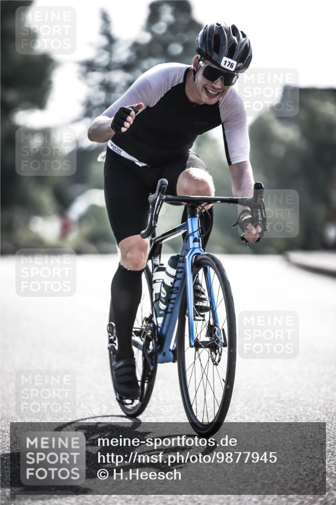21.06.2026 - 29. Vierlanden-Triathlon H.Heesch http://msf.ph/oto/9877945 21.06.2026 09:05:48 Radfahren 176, 216 meine-sportfotos.de
