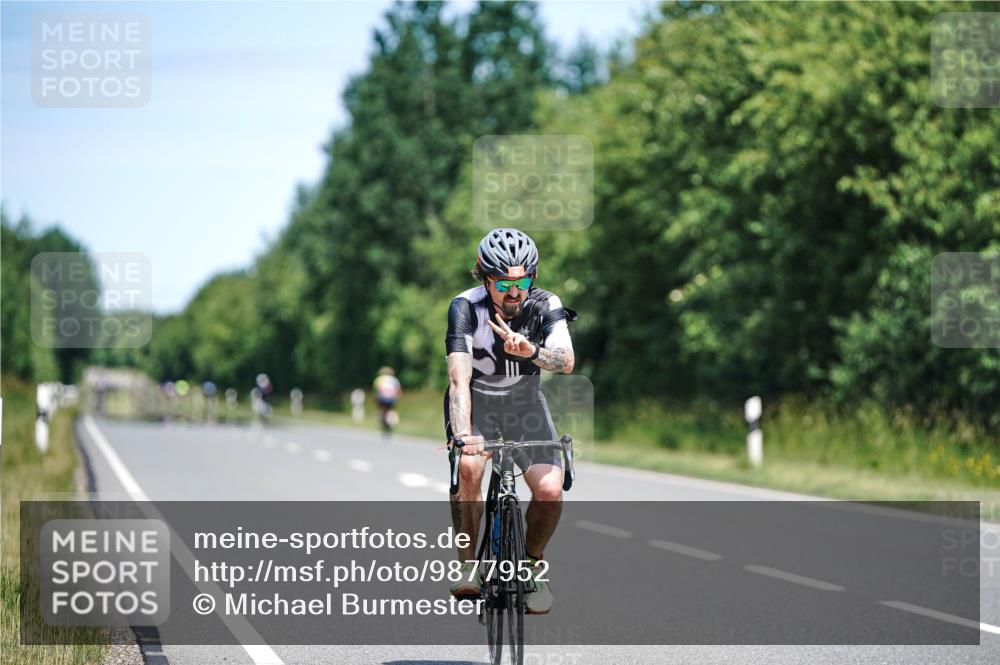 21.06.2026 - Viking Triathlon Michael Burmester http://msf.ph/oto/9877952 21.06.2026 13:05:07 Radfahren 92, 496, 631 meine-sportfotos.de