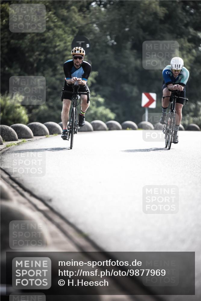 21.06.2026 - 29. Vierlanden-Triathlon H.Heesch http://msf.ph/oto/9877969 21.06.2026 09:06:03 Radfahren 94, 190, 191 meine-sportfotos.de
