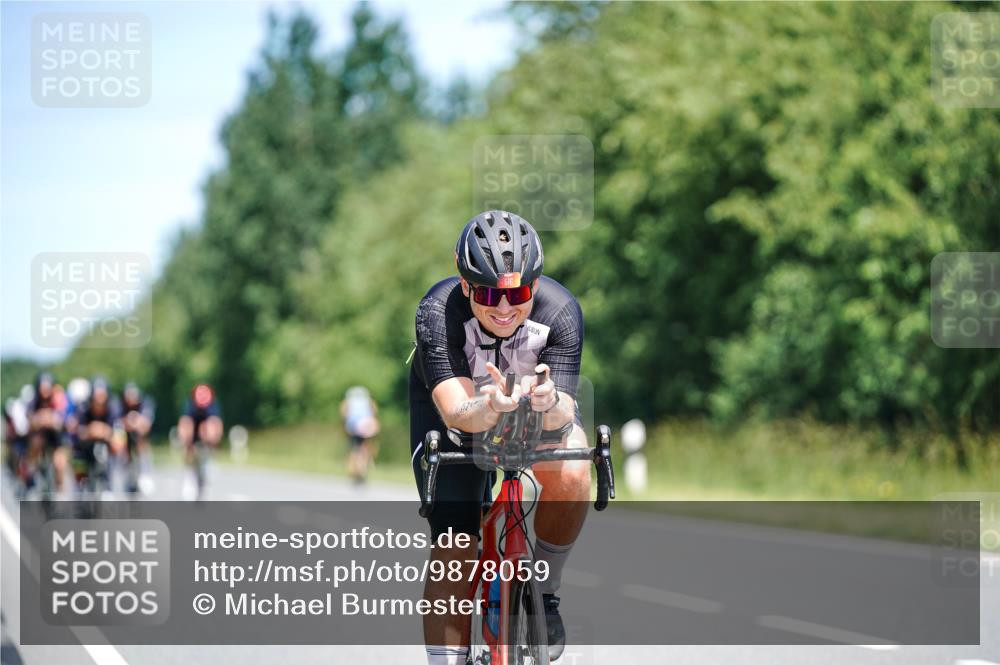 21.06.2026 - Viking Triathlon Michael Burmester http://msf.ph/oto/9878059 21.06.2026 13:06:42 Radfahren 222, 233, 374, 516, 523, 564, 636 meine-sportfotos.de
