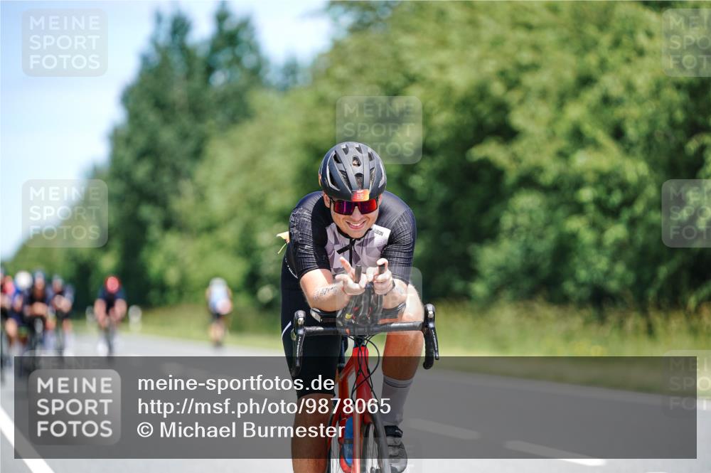21.06.2026 - Viking Triathlon Michael Burmester http://msf.ph/oto/9878065 21.06.2026 13:06:43 Radfahren 222, 233, 374, 516, 523, 564, 636 meine-sportfotos.de