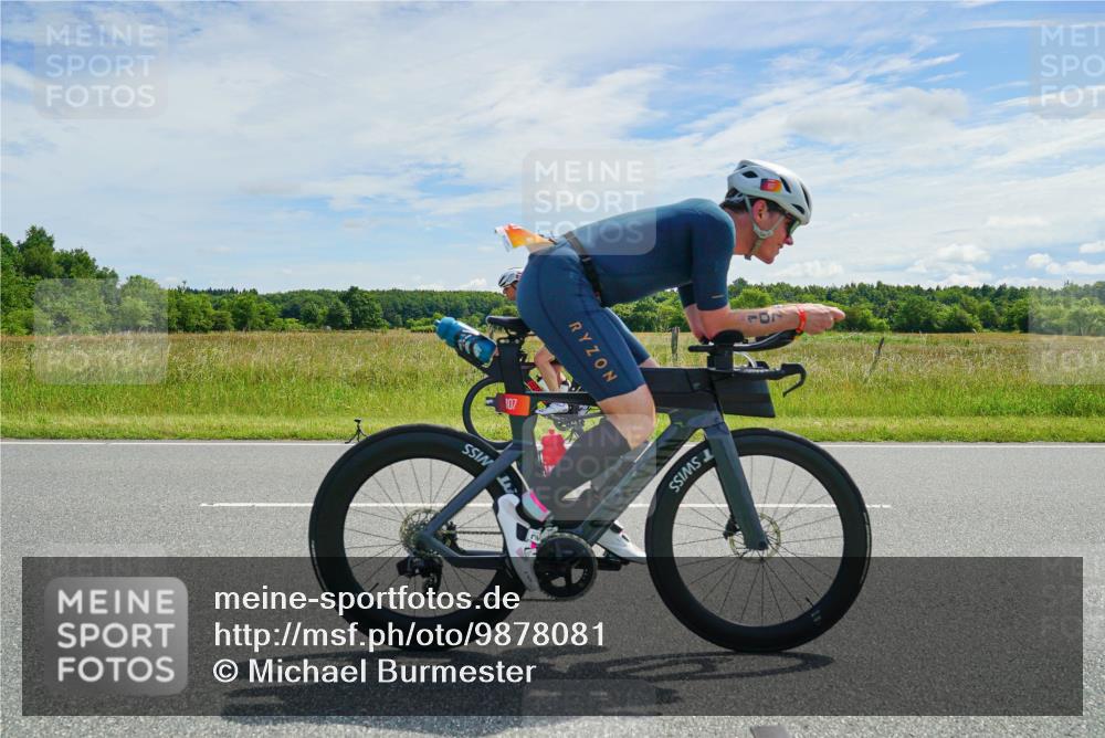 21.06.2026 - Viking Triathlon Michael Burmester http://msf.ph/oto/9878081 21.06.2026 12:13:27 Radfahren 1, 4, 18, 18, 33, 70, 92, 107, 117, 131, 151, 156, 175, 207, 296, 414, 486, 487, 506, 559, 574, 637 meine-sportfotos.de