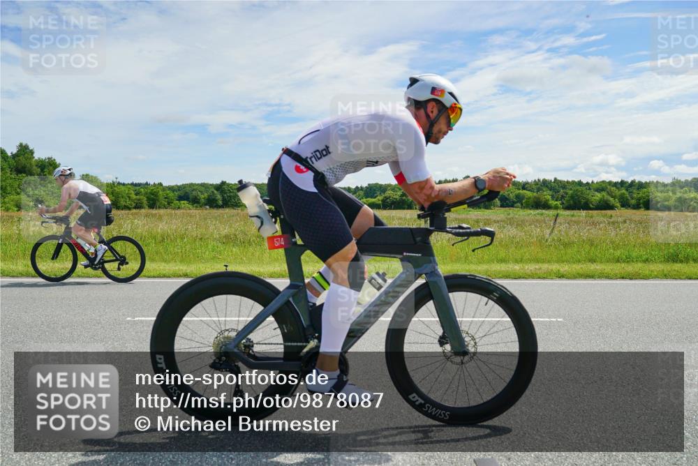 21.06.2026 - Viking Triathlon Michael Burmester http://msf.ph/oto/9878087 21.06.2026 12:13:27 Radfahren 1, 4, 18, 18, 33, 70, 92, 107, 117, 131, 151, 156, 175, 207, 296, 414, 486, 487, 506, 559, 574, 637 meine-sportfotos.de