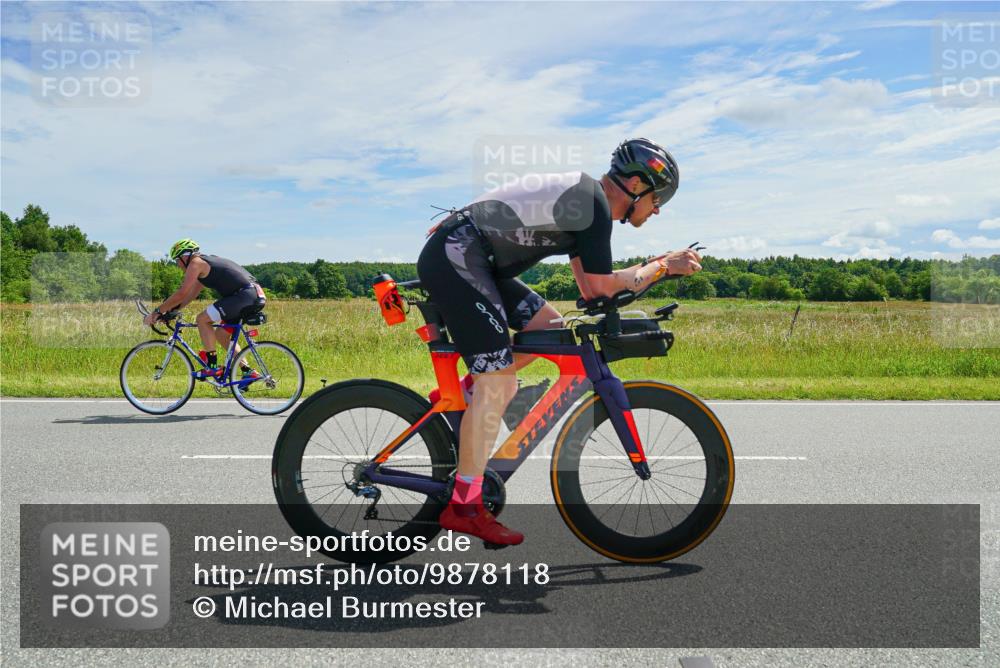 21.06.2026 - Viking Triathlon Michael Burmester http://msf.ph/oto/9878118 21.06.2026 12:13:39 Radfahren 18, 33, 70, 156, 254, 393, 414, 482, 489 meine-sportfotos.de
