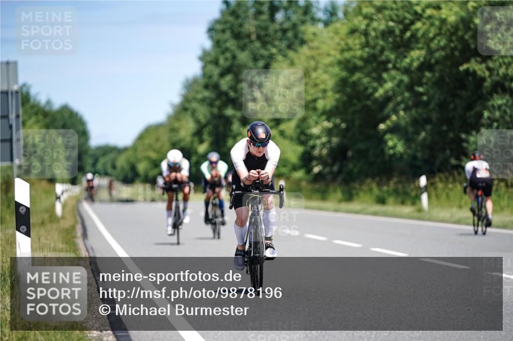 21.06.2026 - Viking Triathlon Michael Burmester http://msf.ph/oto/9878196 21.06.2026 13:07:03 Radfahren 59, 59, 321, 345, 369, 564 meine-sportfotos.de