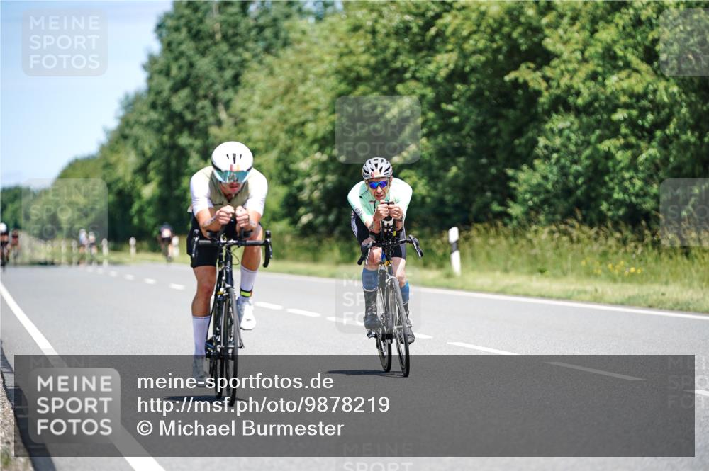 21.06.2026 - Viking Triathlon Michael Burmester http://msf.ph/oto/9878219 21.06.2026 13:07:06 Radfahren 59, 59, 321, 345, 369, 564 meine-sportfotos.de