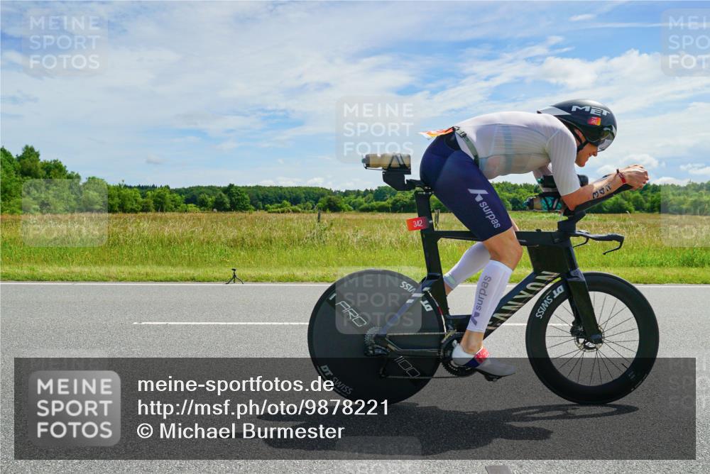 21.06.2026 - Viking Triathlon Michael Burmester http://msf.ph/oto/9878221 21.06.2026 12:15:06 Radfahren 182, 297, 297, 342, 351, 403, 492, 493, 614 meine-sportfotos.de