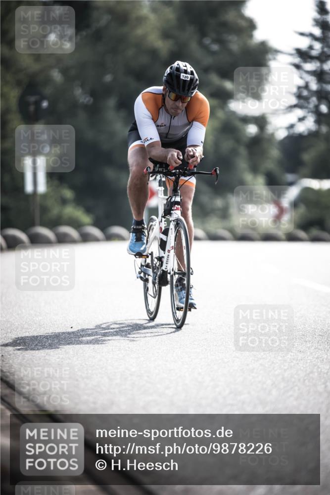 21.06.2026 - 29. Vierlanden-Triathlon H.Heesch http://msf.ph/oto/9878226 21.06.2026 09:07:16 Radfahren 120, 275 meine-sportfotos.de