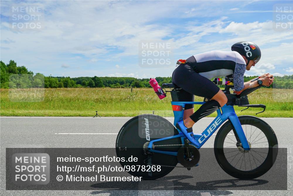 21.06.2026 - Viking Triathlon Michael Burmester http://msf.ph/oto/9878268 21.06.2026 12:15:36 Radfahren 21, 59, 135, 221, 334, 430, 614 meine-sportfotos.de