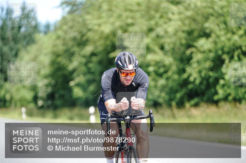 21.06.2026 - Viking Triathlon Michael Burmester http://msf.ph/oto/9878290 21.06.2026 13:07:27 Radfahren 70, 345 meine-sportfotos.de