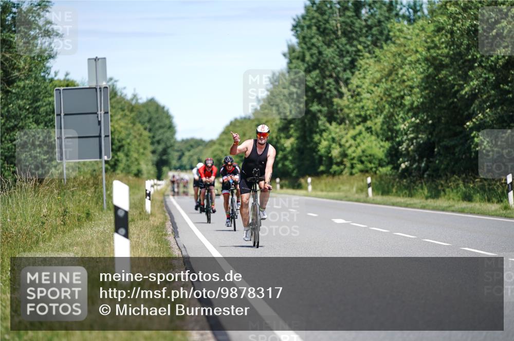 21.06.2026 - Viking Triathlon Michael Burmester http://msf.ph/oto/9878317 21.06.2026 13:07:43 Radfahren 70, 329, 538, 577, 650 meine-sportfotos.de
