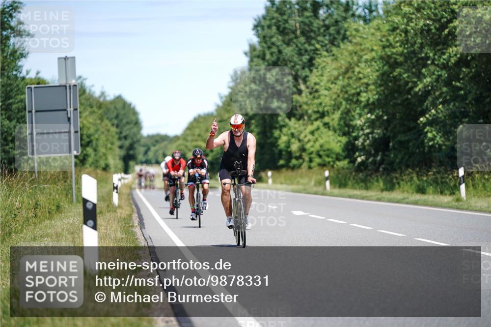 21.06.2026 - Viking Triathlon Michael Burmester http://msf.ph/oto/9878331 21.06.2026 13:07:43 Radfahren 70, 329, 538, 577, 650 meine-sportfotos.de