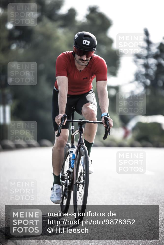 21.06.2026 - 29. Vierlanden-Triathlon H.Heesch http://msf.ph/oto/9878352 21.06.2026 09:07:38 Radfahren 121 meine-sportfotos.de