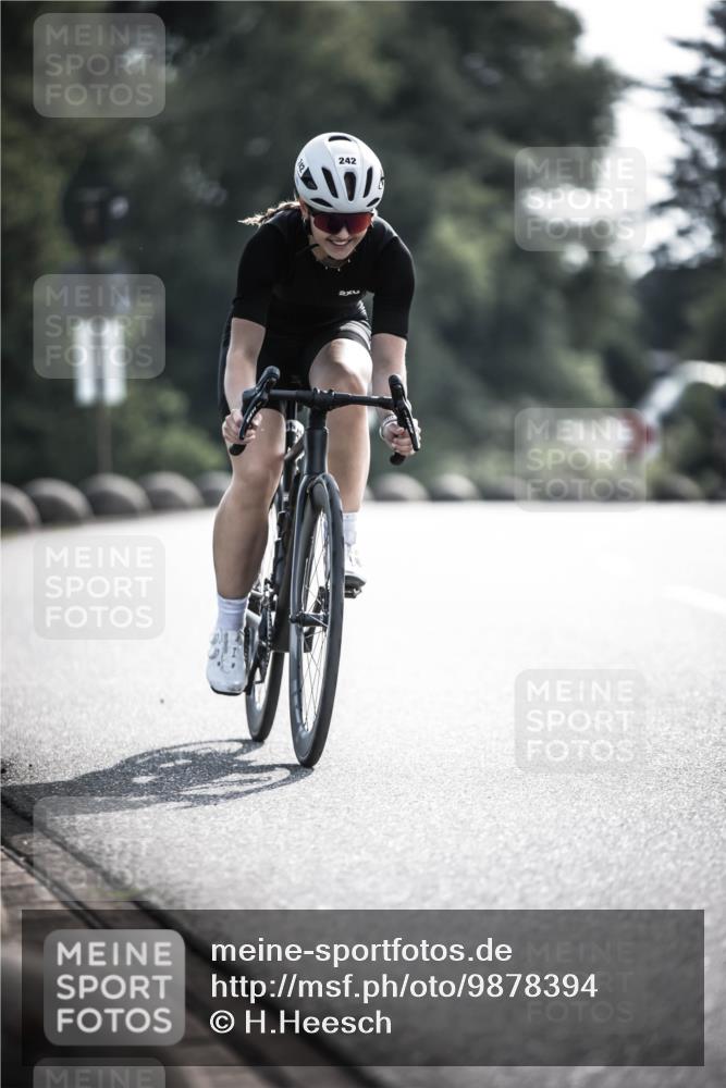 21.06.2026 - 29. Vierlanden-Triathlon H.Heesch http://msf.ph/oto/9878394 21.06.2026 09:07:50 Radfahren 213, 242 meine-sportfotos.de