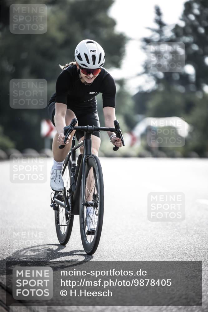 21.06.2026 - 29. Vierlanden-Triathlon H.Heesch http://msf.ph/oto/9878405 21.06.2026 09:07:50 Radfahren 213, 242 meine-sportfotos.de