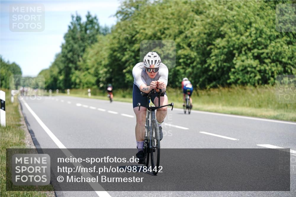 21.06.2026 - Viking Triathlon Michael Burmester http://msf.ph/oto/9878442 21.06.2026 13:07:51 Radfahren 143, 329, 538, 577, 650 meine-sportfotos.de