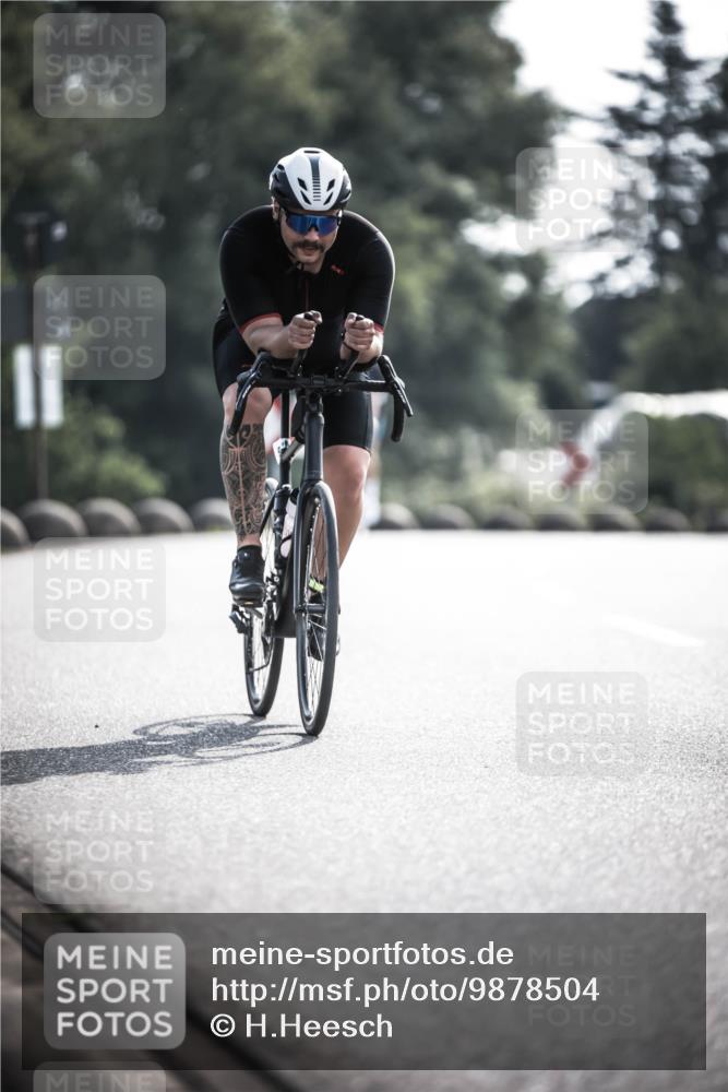 21.06.2026 - 29. Vierlanden-Triathlon H.Heesch http://msf.ph/oto/9878504 21.06.2026 09:08:03 Radfahren 52, 93 meine-sportfotos.de
