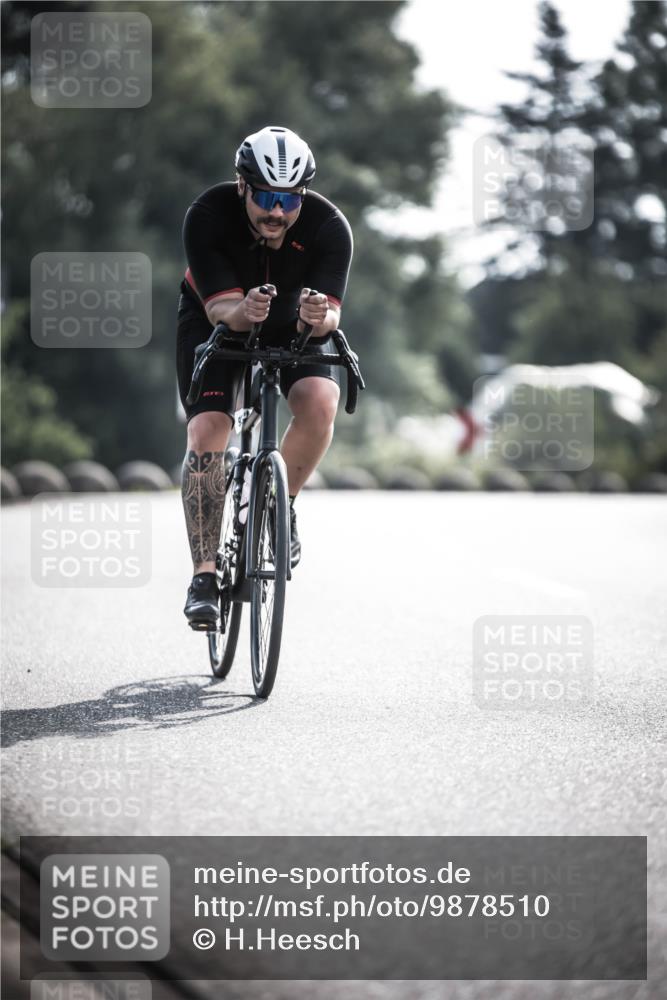 21.06.2026 - 29. Vierlanden-Triathlon H.Heesch http://msf.ph/oto/9878510 21.06.2026 09:08:03 Radfahren 52, 93 meine-sportfotos.de