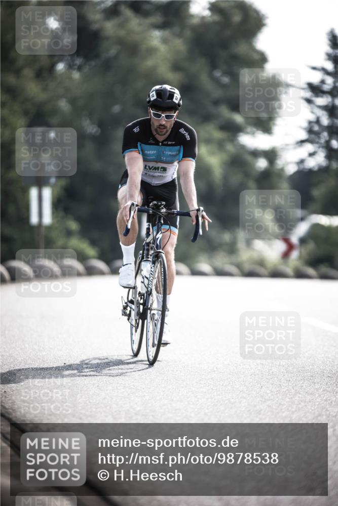 21.06.2026 - 29. Vierlanden-Triathlon H.Heesch http://msf.ph/oto/9878538 21.06.2026 09:08:08 Radfahren 52, 93 meine-sportfotos.de