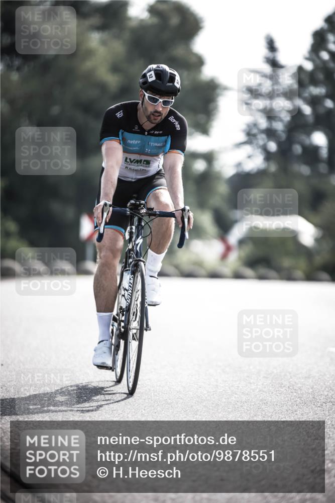 21.06.2026 - 29. Vierlanden-Triathlon H.Heesch http://msf.ph/oto/9878551 21.06.2026 09:08:08 Radfahren 52, 93 meine-sportfotos.de