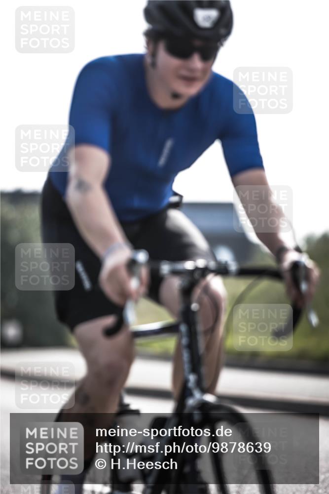 21.06.2026 - 29. Vierlanden-Triathlon H.Heesch http://msf.ph/oto/9878639 21.06.2026 09:08:36 Radfahren 22 meine-sportfotos.de