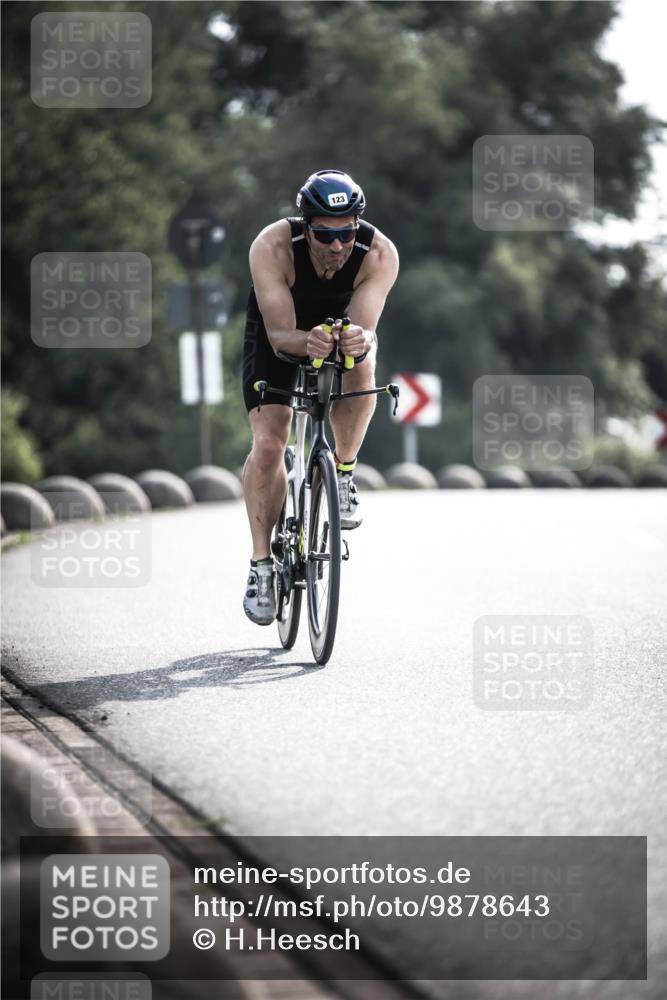 21.06.2026 - 29. Vierlanden-Triathlon H.Heesch http://msf.ph/oto/9878643 21.06.2026 09:08:51 Radfahren 123 meine-sportfotos.de