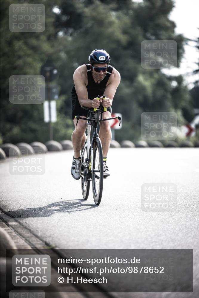 21.06.2026 - 29. Vierlanden-Triathlon H.Heesch http://msf.ph/oto/9878652 21.06.2026 09:08:51 Radfahren 123 meine-sportfotos.de