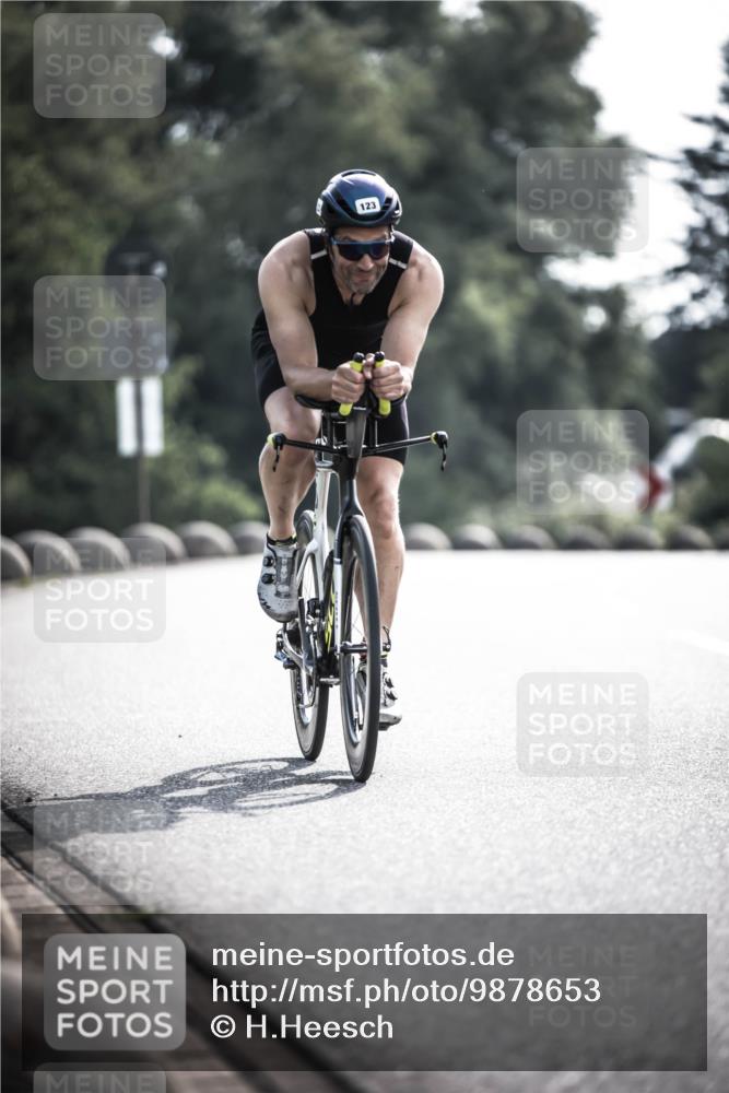 21.06.2026 - 29. Vierlanden-Triathlon H.Heesch http://msf.ph/oto/9878653 21.06.2026 09:08:51 Radfahren 123 meine-sportfotos.de