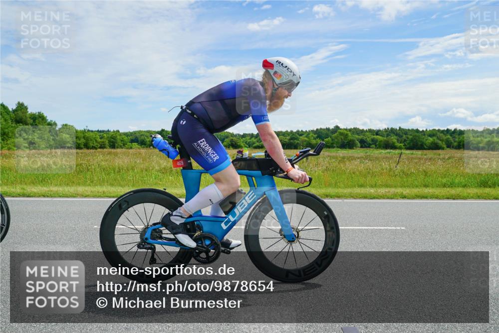 21.06.2026 - Viking Triathlon Michael Burmester http://msf.ph/oto/9878654 21.06.2026 12:21:56 Radfahren 41, 53, 86, 100, 102, 202, 243, 321, 324, 341, 469, 533, 624, 632, 645, 668, 670 meine-sportfotos.de