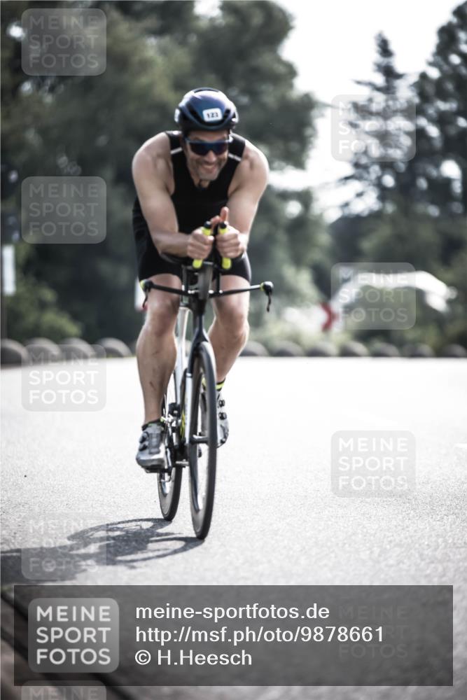 21.06.2026 - 29. Vierlanden-Triathlon H.Heesch http://msf.ph/oto/9878661 21.06.2026 09:08:51 Radfahren 123 meine-sportfotos.de