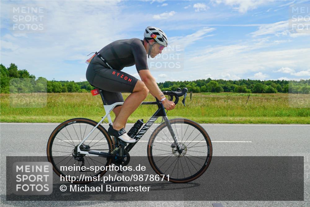 21.06.2026 - Viking Triathlon Michael Burmester http://msf.ph/oto/9878671 21.06.2026 12:22:03 Radfahren 41, 53, 83, 86, 202, 205, 219, 238, 239, 243, 321, 324, 341, 429, 456, 467, 469, 533, 645, 668, 670 meine-sportfotos.de
