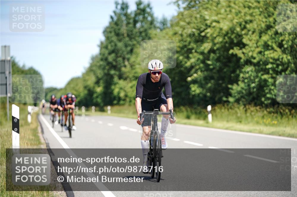 21.06.2026 - Viking Triathlon Michael Burmester http://msf.ph/oto/9878716 21.06.2026 13:09:24 Radfahren 223, 388, 563, 602, 656 meine-sportfotos.de
