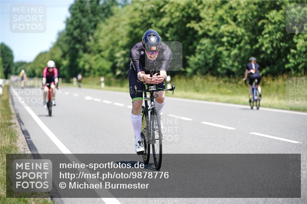 21.06.2026 - Viking Triathlon Michael Burmester http://msf.ph/oto/9878776 21.06.2026 13:09:29 Radfahren 223, 388, 563, 602, 632, 656 meine-sportfotos.de