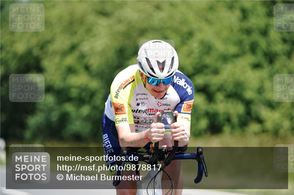 21.06.2026 - Viking Triathlon Michael Burmester http://msf.ph/oto/9878817 21.06.2026 13:09:42 Radfahren 563, 605, 632 meine-sportfotos.de