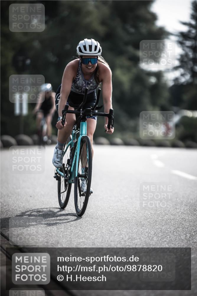 21.06.2026 - 29. Vierlanden-Triathlon H.Heesch http://msf.ph/oto/9878820 21.06.2026 09:09:54 Radfahren 229, 240 meine-sportfotos.de