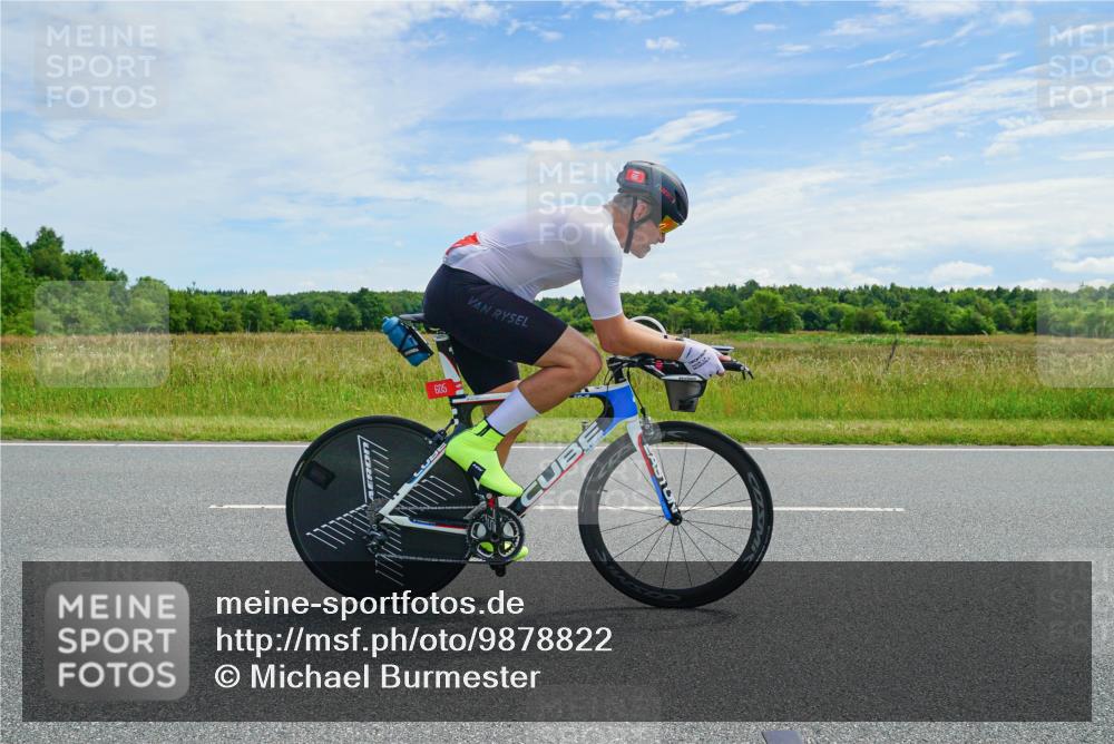 21.06.2026 - Viking Triathlon Michael Burmester http://msf.ph/oto/9878822 21.06.2026 12:23:44 Radfahren 8, 16, 46, 62, 65, 73, 98, 103, 119, 126, 136, 165, 177, 222, 223, 225, 256, 256, 280, 388, 457, 527, 530, 546, 563, 569, 605, 615, 634, 654 meine-sportfotos.de