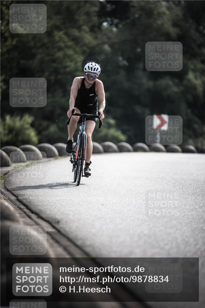 21.06.2026 - 29. Vierlanden-Triathlon H.Heesch http://msf.ph/oto/9878834 21.06.2026 09:09:56 Radfahren 229, 231, 240 meine-sportfotos.de