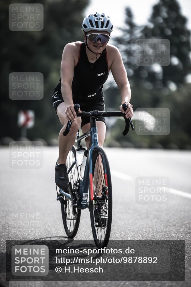 21.06.2026 - 29. Vierlanden-Triathlon H.Heesch http://msf.ph/oto/9878892 21.06.2026 09:09:57 Radfahren 229, 231, 240 meine-sportfotos.de