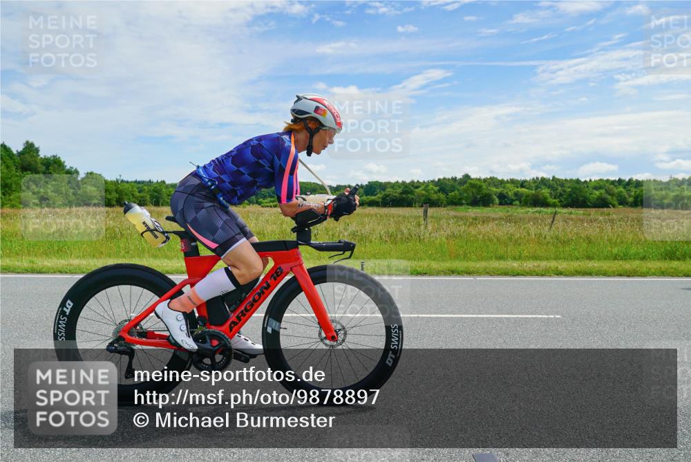 21.06.2026 - Viking Triathlon Michael Burmester http://msf.ph/oto/9878897 21.06.2026 12:23:56 Radfahren 8, 46, 58, 62, 65, 119, 222, 256, 280, 353, 357, 368, 527, 530, 534, 563, 569 meine-sportfotos.de