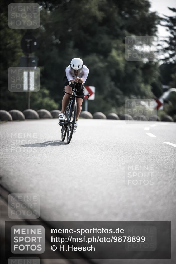 21.06.2026 - 29. Vierlanden-Triathlon H.Heesch http://msf.ph/oto/9878899 21.06.2026 09:10:01 Radfahren 229, 231 meine-sportfotos.de