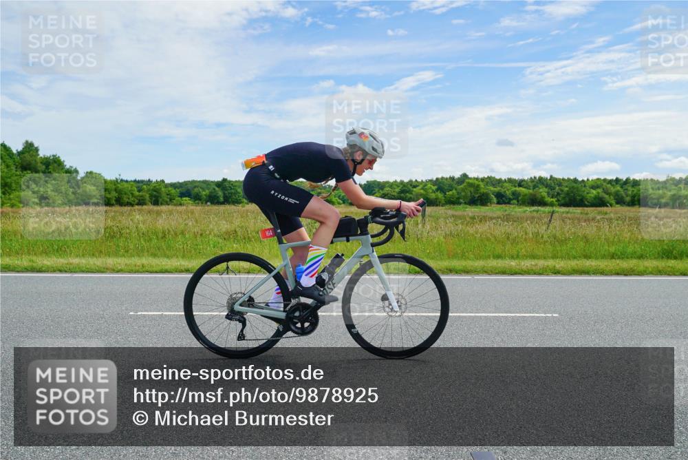 21.06.2026 - Viking Triathlon Michael Burmester http://msf.ph/oto/9878925 21.06.2026 12:24:25 Radfahren 164, 357, 358, 362, 660 meine-sportfotos.de