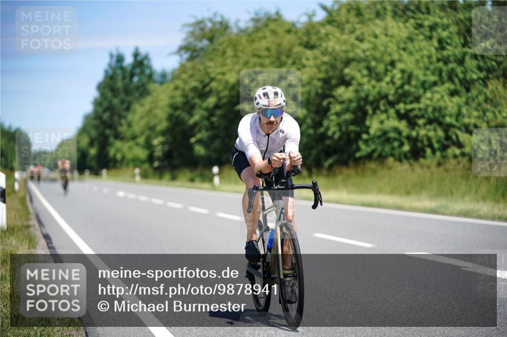 21.06.2026 - Viking Triathlon Michael Burmester http://msf.ph/oto/9878941 21.06.2026 13:10:55 Radfahren 258, 306, 353 meine-sportfotos.de