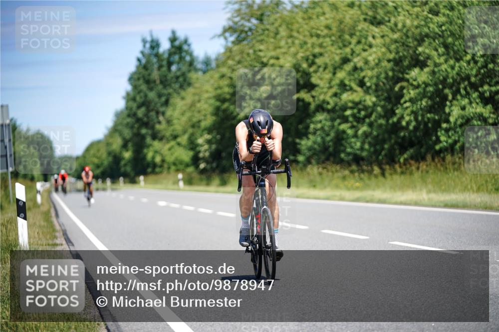 21.06.2026 - Viking Triathlon Michael Burmester http://msf.ph/oto/9878947 21.06.2026 13:11:01 Radfahren 258, 306, 341, 353, 424, 561 meine-sportfotos.de