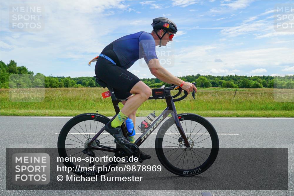 21.06.2026 - Viking Triathlon Michael Burmester http://msf.ph/oto/9878969 21.06.2026 12:24:50 Radfahren 54, 176, 206, 208, 306, 313, 350, 352, 362, 660 meine-sportfotos.de