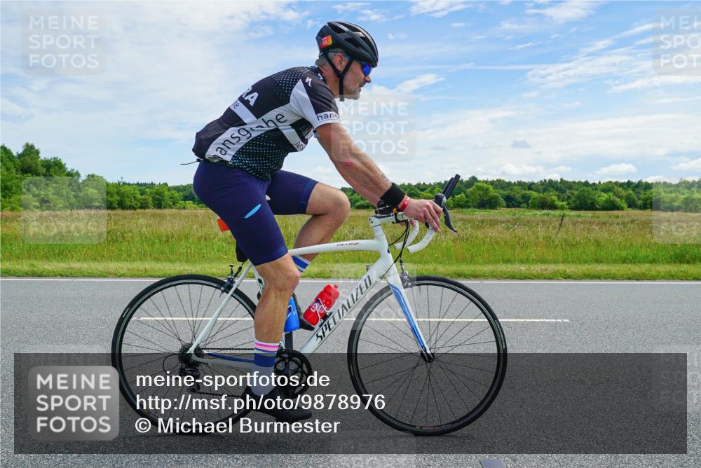21.06.2026 - Viking Triathlon Michael Burmester http://msf.ph/oto/9878976 21.06.2026 12:24:51 Radfahren 54, 176, 206, 208, 306, 313, 350, 352, 362, 608, 660 meine-sportfotos.de