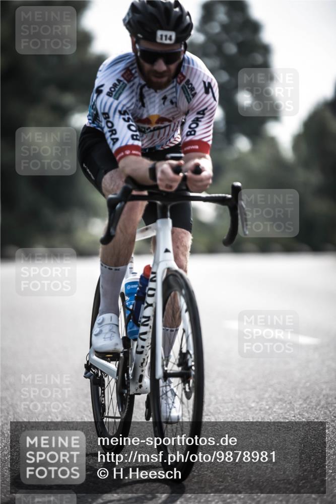 21.06.2026 - 29. Vierlanden-Triathlon H.Heesch http://msf.ph/oto/9878981 21.06.2026 09:10:14 Radfahren 3, 114, 211 meine-sportfotos.de