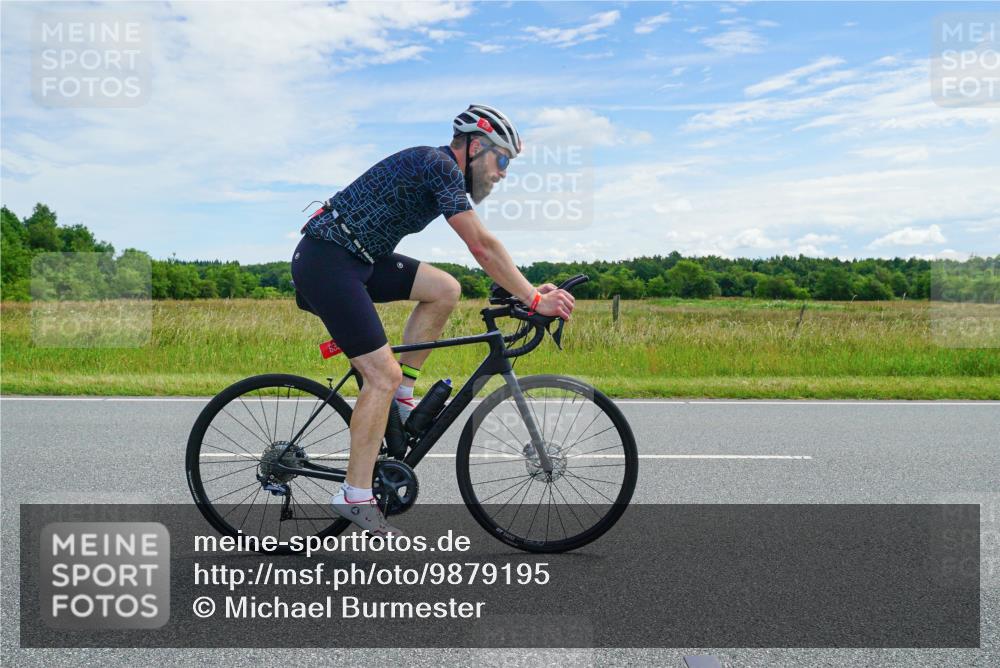 21.06.2026 - Viking Triathlon Michael Burmester http://msf.ph/oto/9879195 21.06.2026 12:27:17 Radfahren 38, 218, 266, 273, 444, 444, 554, 639 meine-sportfotos.de