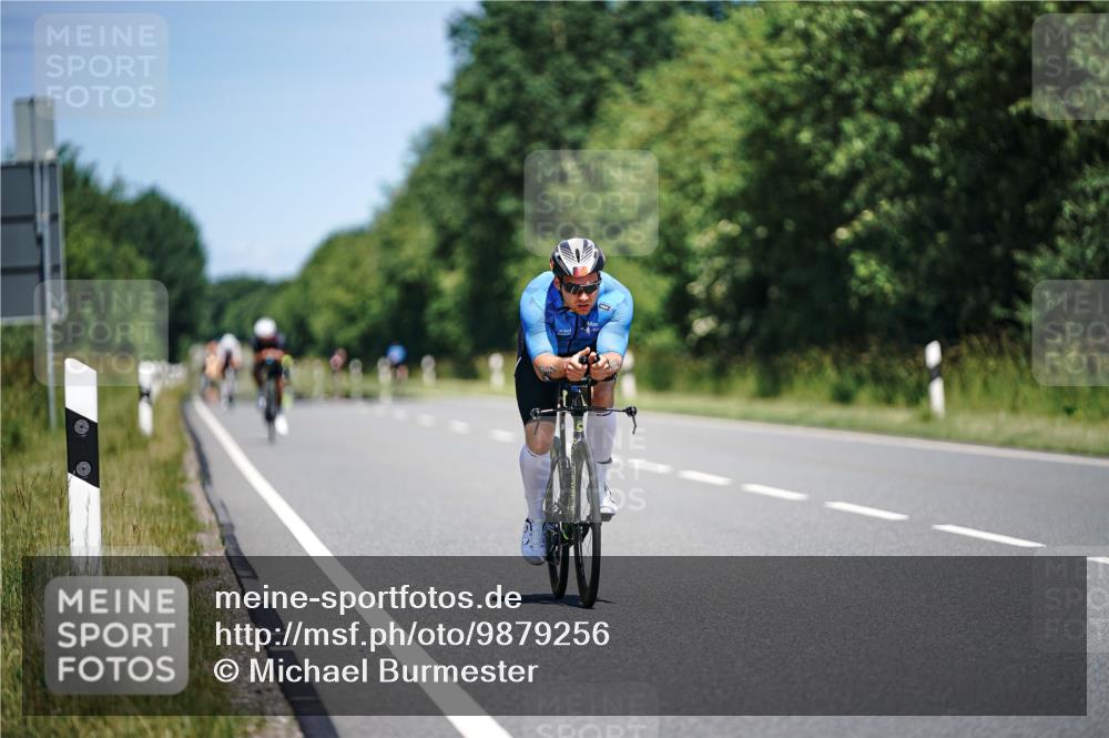 21.06.2026 - Viking Triathlon Michael Burmester http://msf.ph/oto/9879256 21.06.2026 13:12:36 Radfahren 52, 257, 473 meine-sportfotos.de