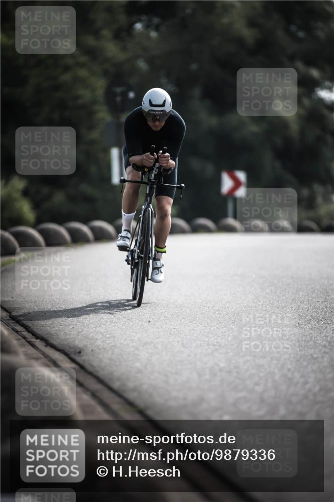21.06.2026 - 29. Vierlanden-Triathlon H.Heesch http://msf.ph/oto/9879336 21.06.2026 09:11:35 Radfahren 77, 140 meine-sportfotos.de
