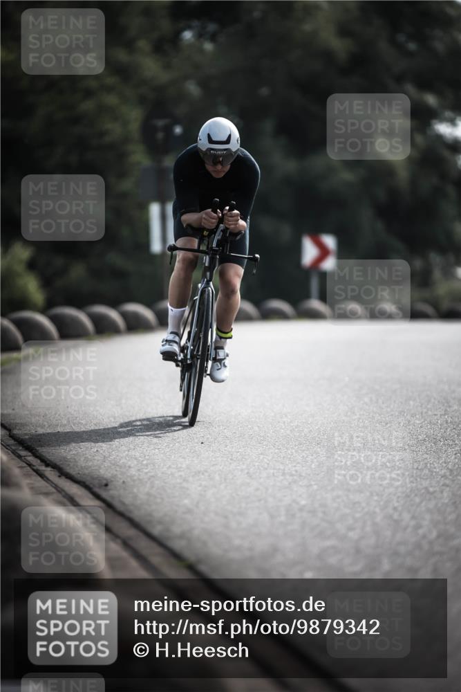 21.06.2026 - 29. Vierlanden-Triathlon H.Heesch http://msf.ph/oto/9879342 21.06.2026 09:11:35 Radfahren 77, 140 meine-sportfotos.de